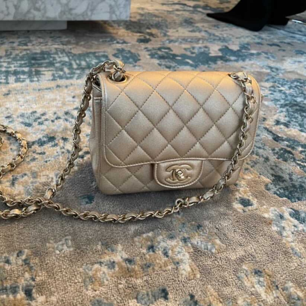 Chanel 21p square mini GOLD BNIB . It comes full - Picture 4 of 5